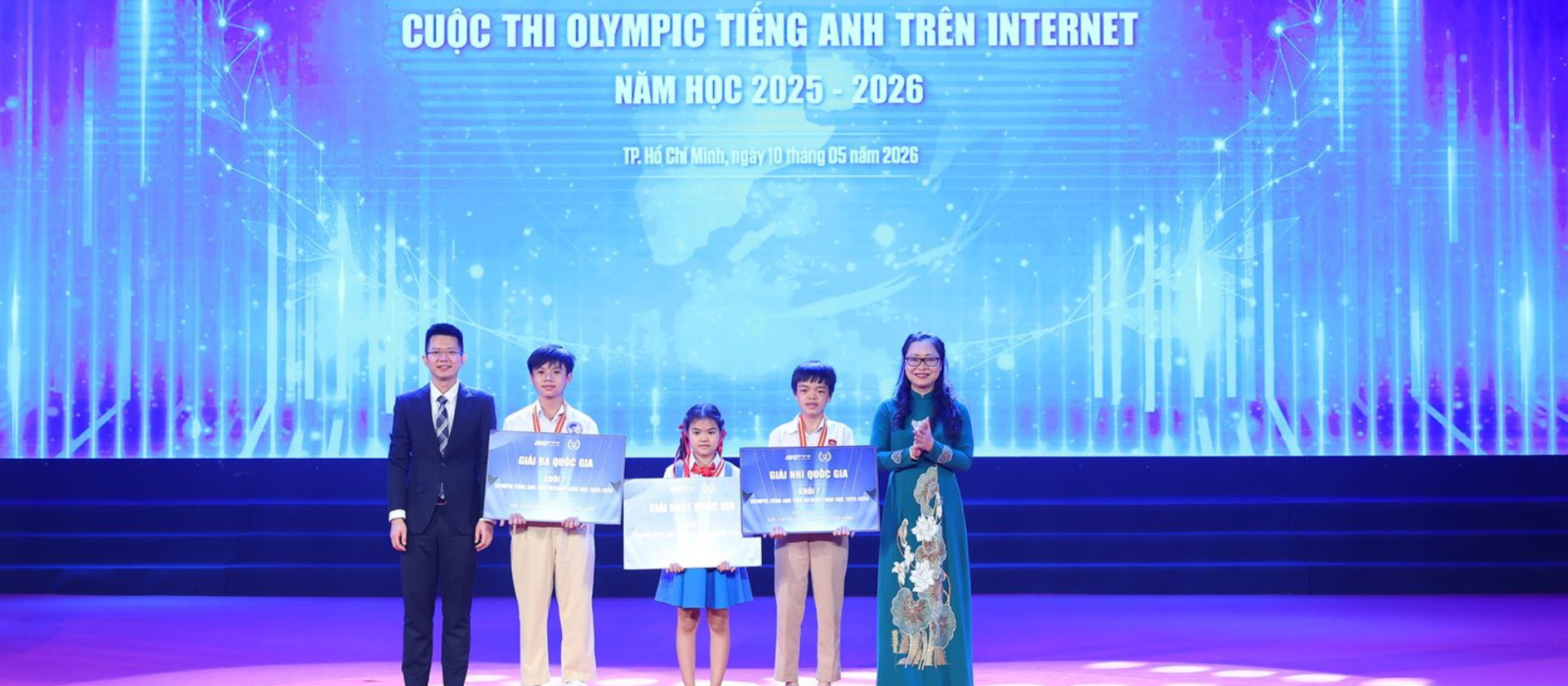 Lễ Vinh danh và Trao giải IOE 2025-2026: Dấu ấn lần đầu tiên tổ chức tại TP. Hồ Chí Minh